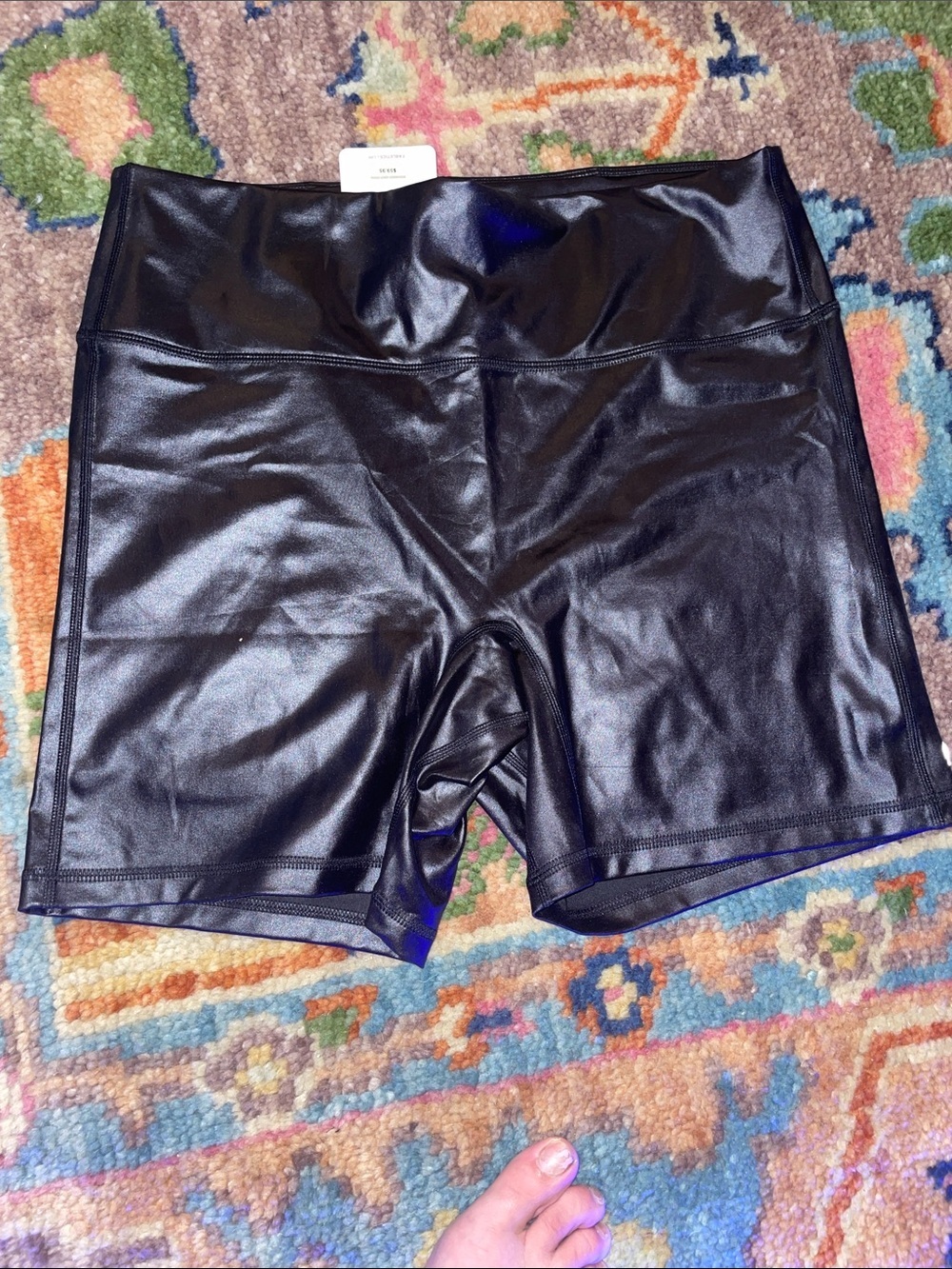 Fabletics Anywhere Motion365+ Shine HW 6'' Short - Picture 3 of 5